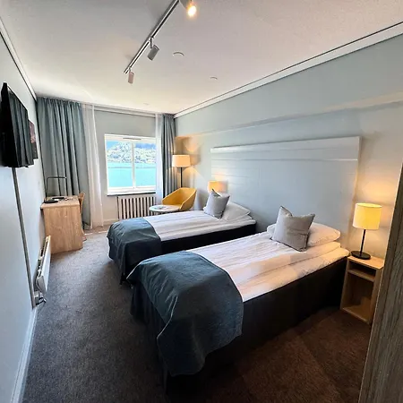 Hotel Brakanes 4*