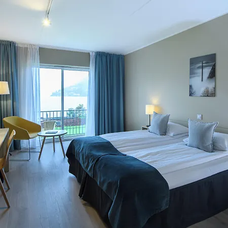 Hotel Brakanes 4*