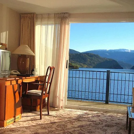Brakanes Hotel 4*