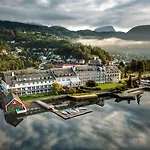 Hotel Brakanes 4*